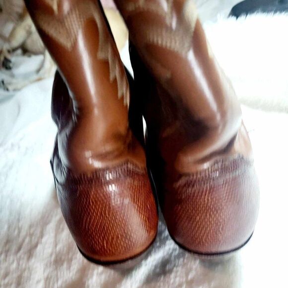 JUSTIN STYLE BOOTS Size 7 Color Brown.Used - Picture 5 of 10